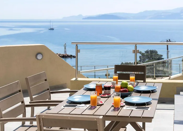 Sunlit & Sunny Rose Villas