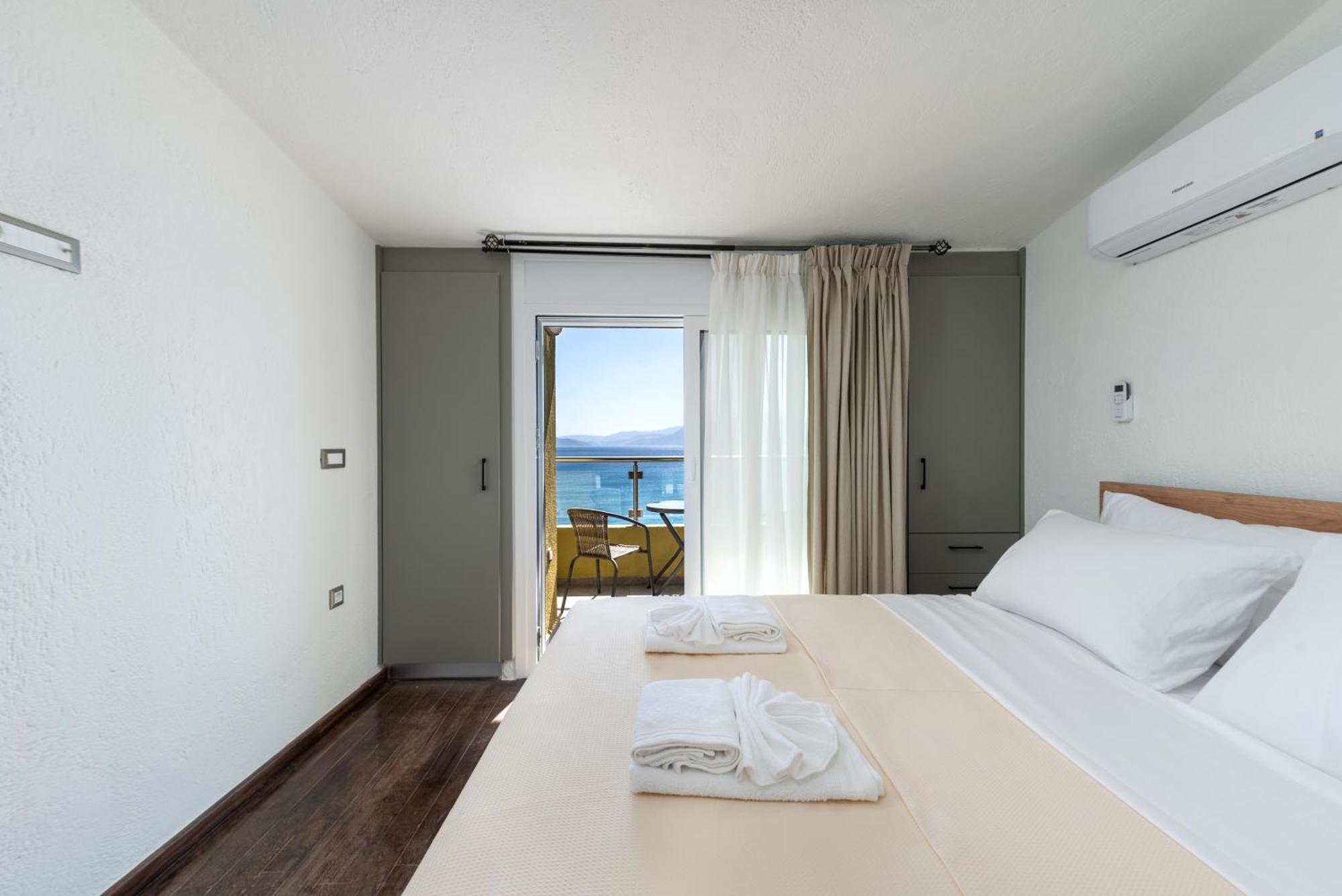 Sunlit & Sunny Rose Holiday home Agios Nikolaos (Crete)